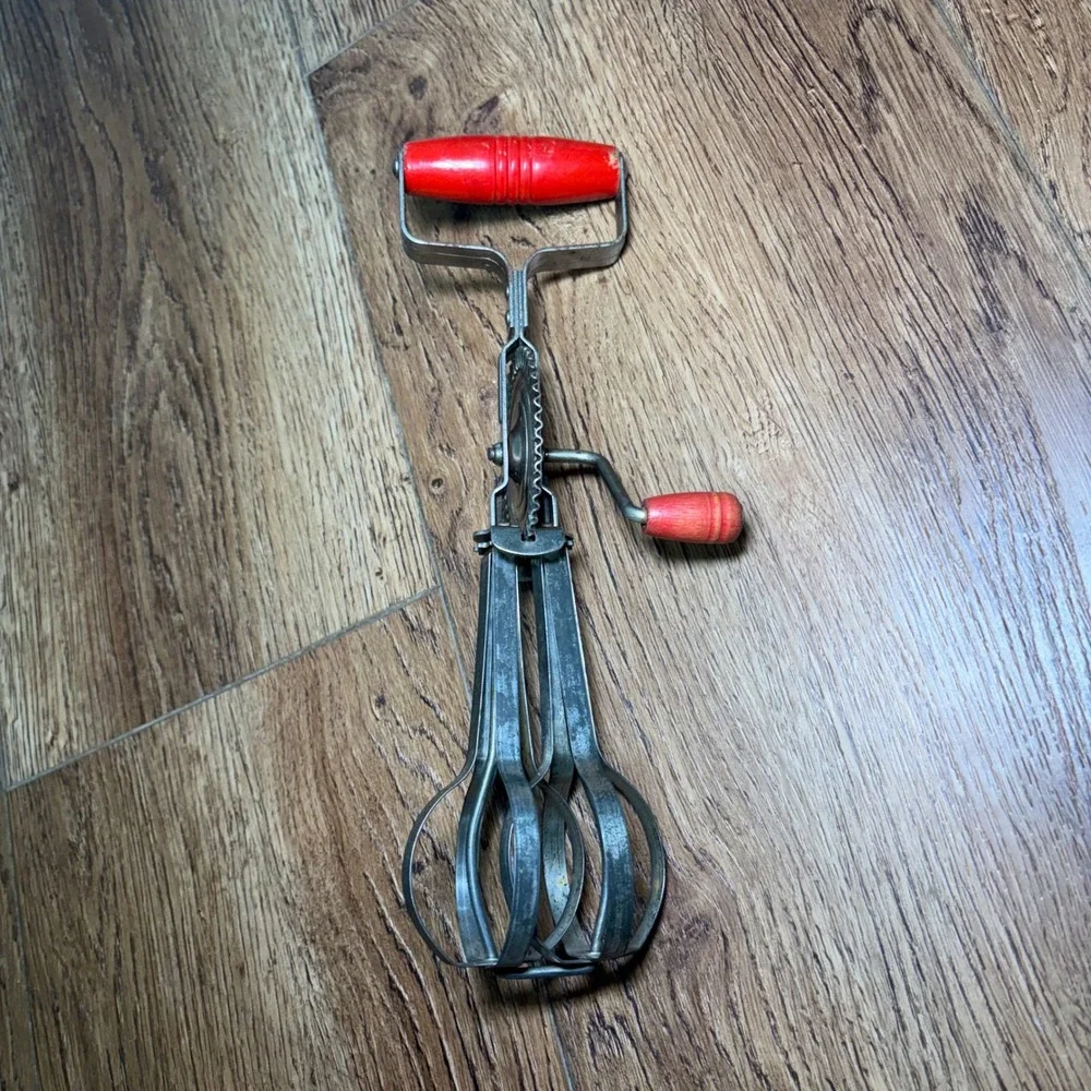 Vintage Taplin Mfg Co Hand Crank Egg Beater Red Wood Handle Manual Mixer USA
